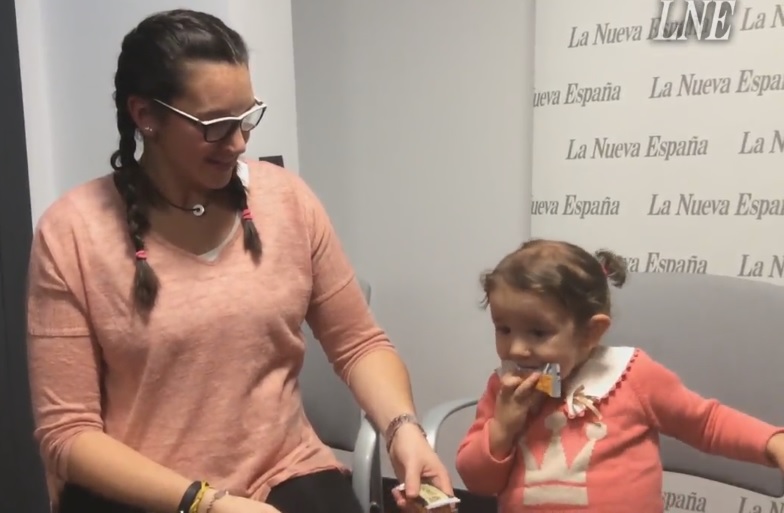 Valeria, en un momento del video en el que muestra su recuperación.